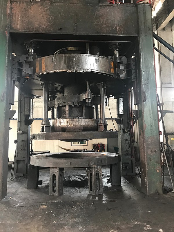 Head Plate Pressing Machine