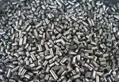 Graphite columnar recarburizer